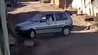 Nepodařené vyjetí z garáže