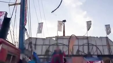 Technické selhání ve Španělsku: Prasklé lano atrakce poslalo kabinu s dětmi k zemi