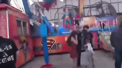 Technické selhání ve Španělsku: Prasklé lano atrakce poslalo kabinu s dětmi k zemi