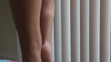 Stepsis Selina Bentz hluboce kouří svůj tajný vánoční dárek