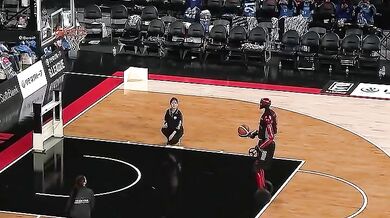 Robotický basketbalista CUE7 od Toyoty