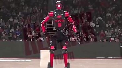 Robotický basketbalista CUE7 od Toyoty