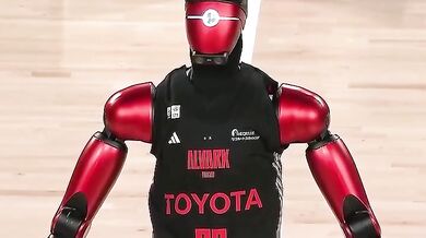 Robotický basketbalista CUE7 od Toyoty
