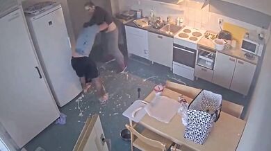 Rvačka ve vězeňské kuchyni mezi odsouzeným dealerem drog a pedofilem