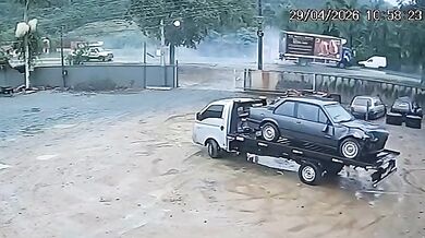 Tragická čelní srážka v Indaialu: Dva muži zahynuli po střetu osobního vozu s nákladním automobilem