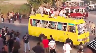 Nehoda turistického autobusu u Chhato Chand: Vysoká rychlost si vyžádala zranění cestujících