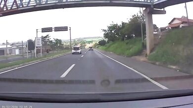 Tragická čelní srážka v Brazílii: Kamera v protijedoucím autě zachytila fatální nehodu způsobenou kamionem