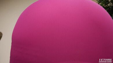 Flexibilní blondýnka miluje hluboké a dlouhé šukání