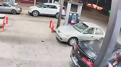 Přestřelka u čerpací stanice v Memphisu: Bezpečnostní kamera zachytila divokou palbu několika podezřelých