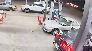 Přestřelka u čerpací stanice v Memphisu: Bezpečnostní kamera zachytila divokou palbu několika podezřelých