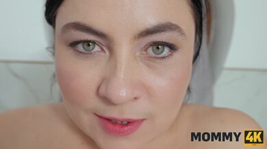 Nadržená máma Lucka Cherry