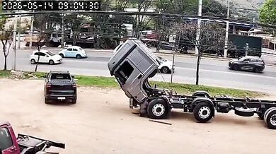 Těžký úraz mechanika v Brazílii: Při opravě kamionu na něj náhle spadla uvolněná kabina vozidla