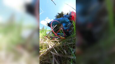Srážka letadla Cessna s paraglajdistkou v Rakousku: Žena přežila kritický střet u Zell am See díky záložnímu padáku