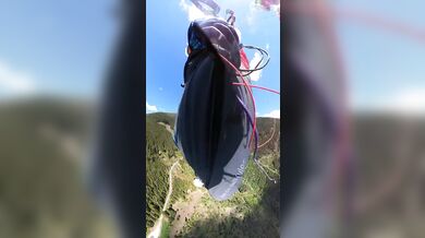 Srážka letadla Cessna s paraglajdistkou v Rakousku: Žena přežila kritický střet u Zell am See díky záložnímu padáku
