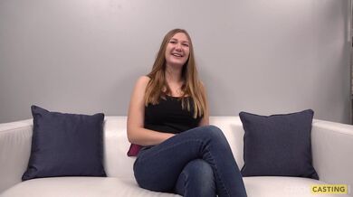 Devatenáctiletá Kateřina ukázala svoje obří přírodní kozy a dostala naloženo