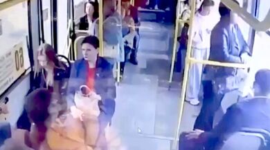 Náraz do sloupu vymrštil cestující ze sedadel, na vině může být zdravotní kolaps řidiče