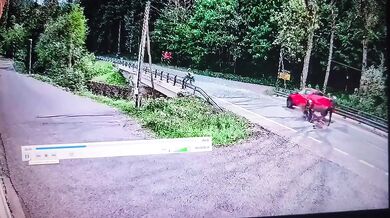 Motonehoda: Střet s pickupem