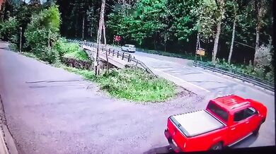 Motonehoda: Střet s pickupem