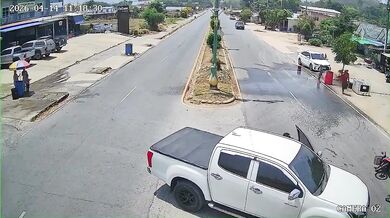 Srážka motorkářů na videu: Jeden z řidičů skončil po tvrdém nárazu v nemocnici