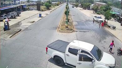 Srážka motorkářů na videu: Jeden z řidičů skončil po tvrdém nárazu v nemocnici