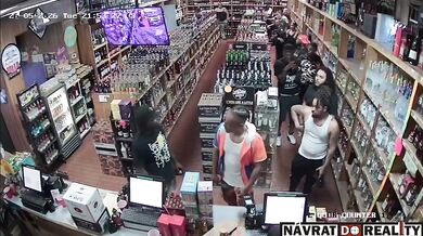 Rvačka v obchodě s alkoholem