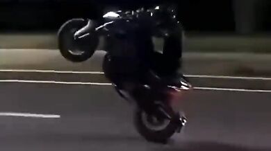 Sjetý zadek motorkáře