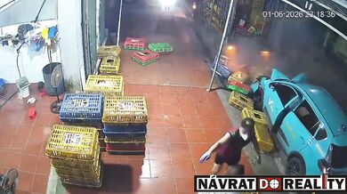 Brutální nehoda elektromobilu ve Vietnamu