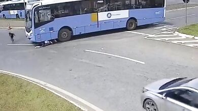 Nehoda v Brazílii: Autobus kvůli mrtvému úhlu srazil jednoho dospělého a dvě děti
