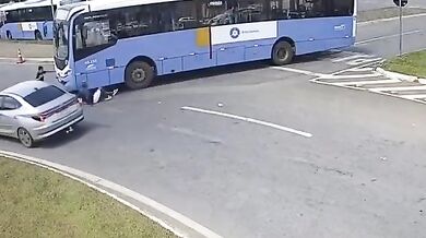 Nehoda v Brazílii: Autobus kvůli mrtvému úhlu srazil jednoho dospělého a dvě děti