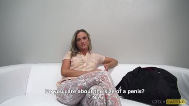 Blonďatá česká holka Petra na Czech Castingu