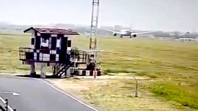 Vyšetřování pádu Boeingu 787 v Indii se protahuje: Výrobce zkoumá poruchu motorů, která stála život 260 lidí