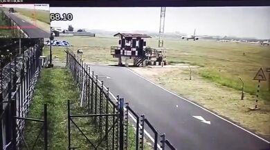 Vyšetřování pádu Boeingu 787 v Indii se protahuje: Výrobce zkoumá poruchu motorů, která stála život 260 lidí