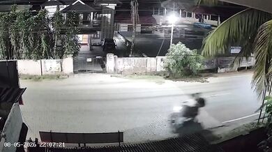 Známého pouličního žebráka srazilo auto, nyní bojuje o život v nemocnici