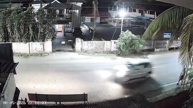 Známého pouličního žebráka srazilo auto, nyní bojuje o život v nemocnici