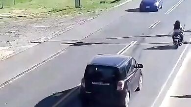 Nebezpečná jízda na motorce #2