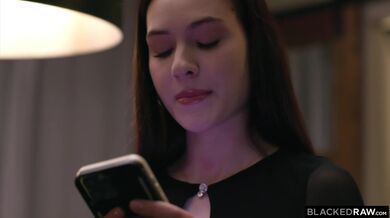 Mila Perez jako nadržená hračka dostává brutálně naloženo nadoraz