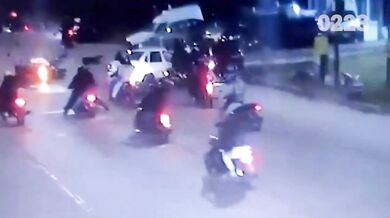 Tragická hromadná nehoda v Argentině: Kolona motorkářů se srazila s autem, na místě zemřel nejméně jeden člověk