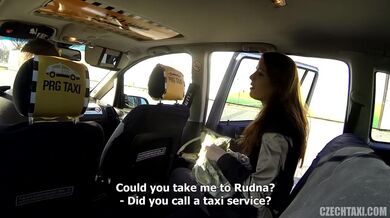 Giny Loud šuká taxikáře v jeho autě