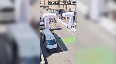 Nehoda cyklisty během závodu