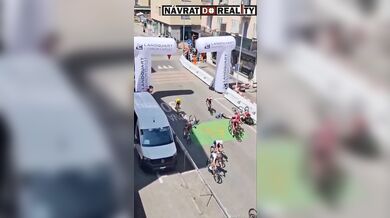 Nehoda cyklisty během závodu
