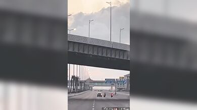 Brutální nehoda motorkářů na dálnici v Egyptě