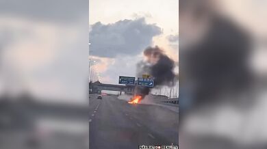 Brutální nehoda motorkářů na dálnici v Egyptě