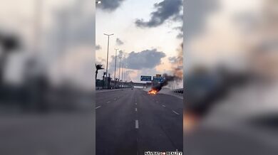 Brutální nehoda motorkářů na dálnici v Egyptě