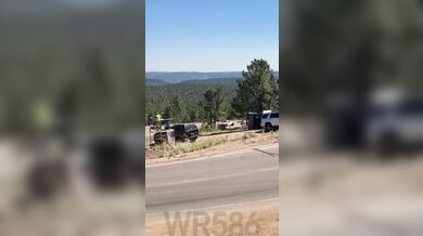 Francouzský pilot Bruce Jouanny vyjel v plné rychlosti z trati, z nehody vyvázl bez zranění