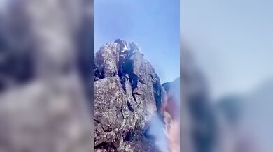 Čtyřiačtyřicetiletý turista se zřítil ze skály jen pár sekund po vyfocení na vrcholu