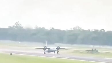 Při pokusu o přistání mělo nehodu vojenské letadlo a zemřelo pět lidí