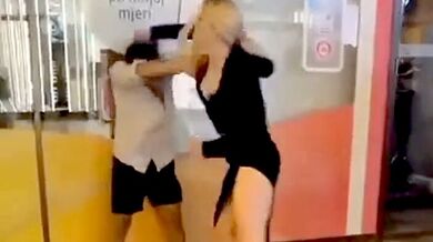 Chorvatka dává lekci muži z ulice