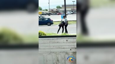 Rvačka s policistou