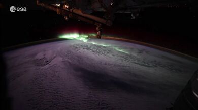 Úchvatný pohled z vesmíru: Francouzská kosmonautka Sophie Adenot natočila z paluby ISS polární záři roku