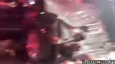 Silniční agresivita v Brooklynu: Dva řidiči se srazili, zranili chodce a zničili nové jógové studio